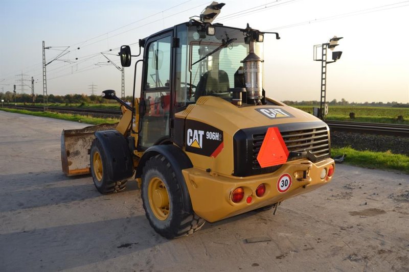 CAT 906H-2 pala gommata   2012