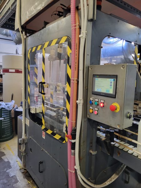 TOSCANA AUTOMAZIONI INDUSTRIALI MONOBLOCCO RIEMPIMENTO E TAPPATURA TANICHE E FLACONI   2012