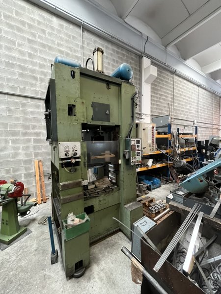 MANZONI PRESSE SPA Serie MR - 60 Ton 