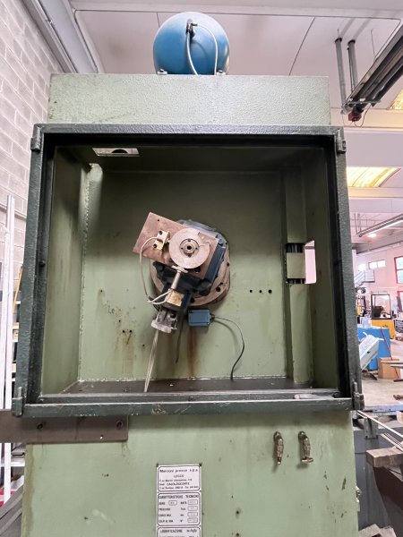 MANZONI PRESSE SPA Serie MR - 60 Ton 