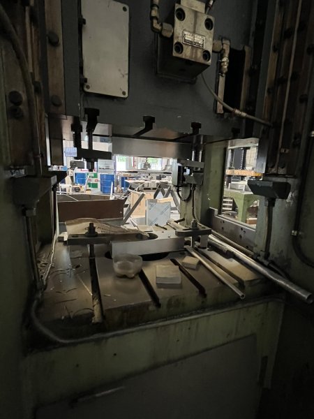 MANZONI PRESSE SPA Serie MR - 60 Ton 